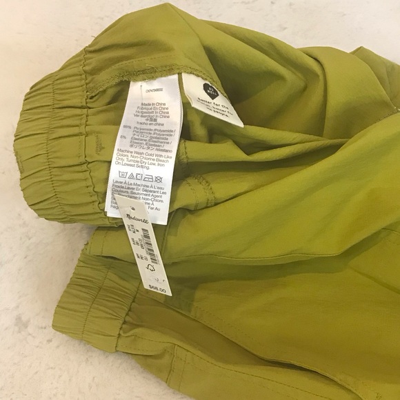 Madewell Olive Green Zip Front Tapered Shorts size Medium NWT - Picture 6 of 7